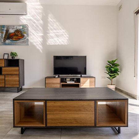 F11 Room 2, Private Room Two Single Beds Shared Bathroom In Shared Flat Msida Ngoại thất bức ảnh