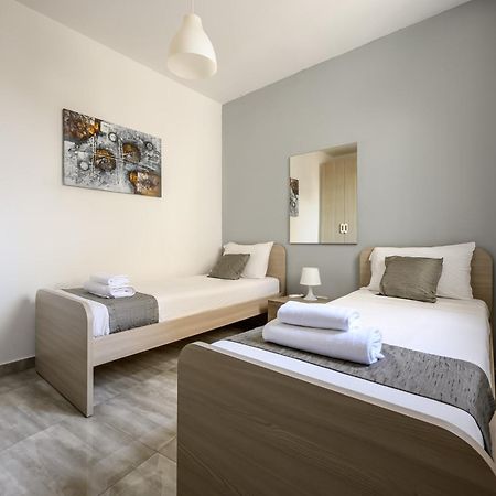 F11 Room 2, Private Room Two Single Beds Shared Bathroom In Shared Flat Msida Ngoại thất bức ảnh