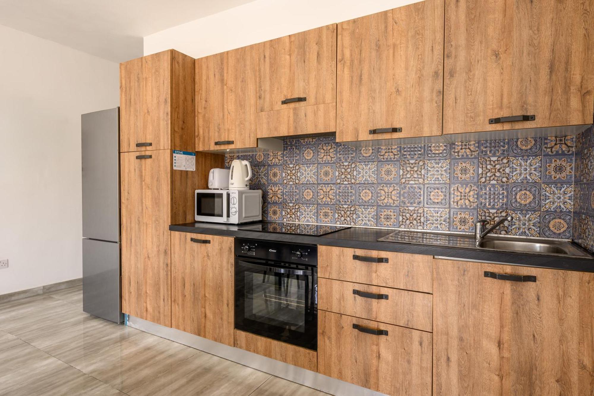 F11 Room 2, Private Room Two Single Beds Shared Bathroom In Shared Flat Msida Ngoại thất bức ảnh
