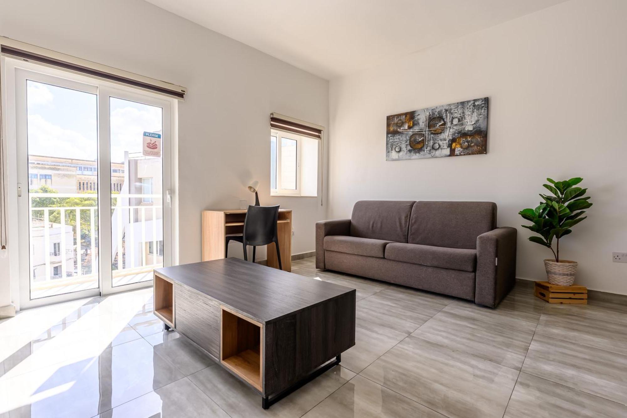 F11 Room 2, Private Room Two Single Beds Shared Bathroom In Shared Flat Msida Ngoại thất bức ảnh