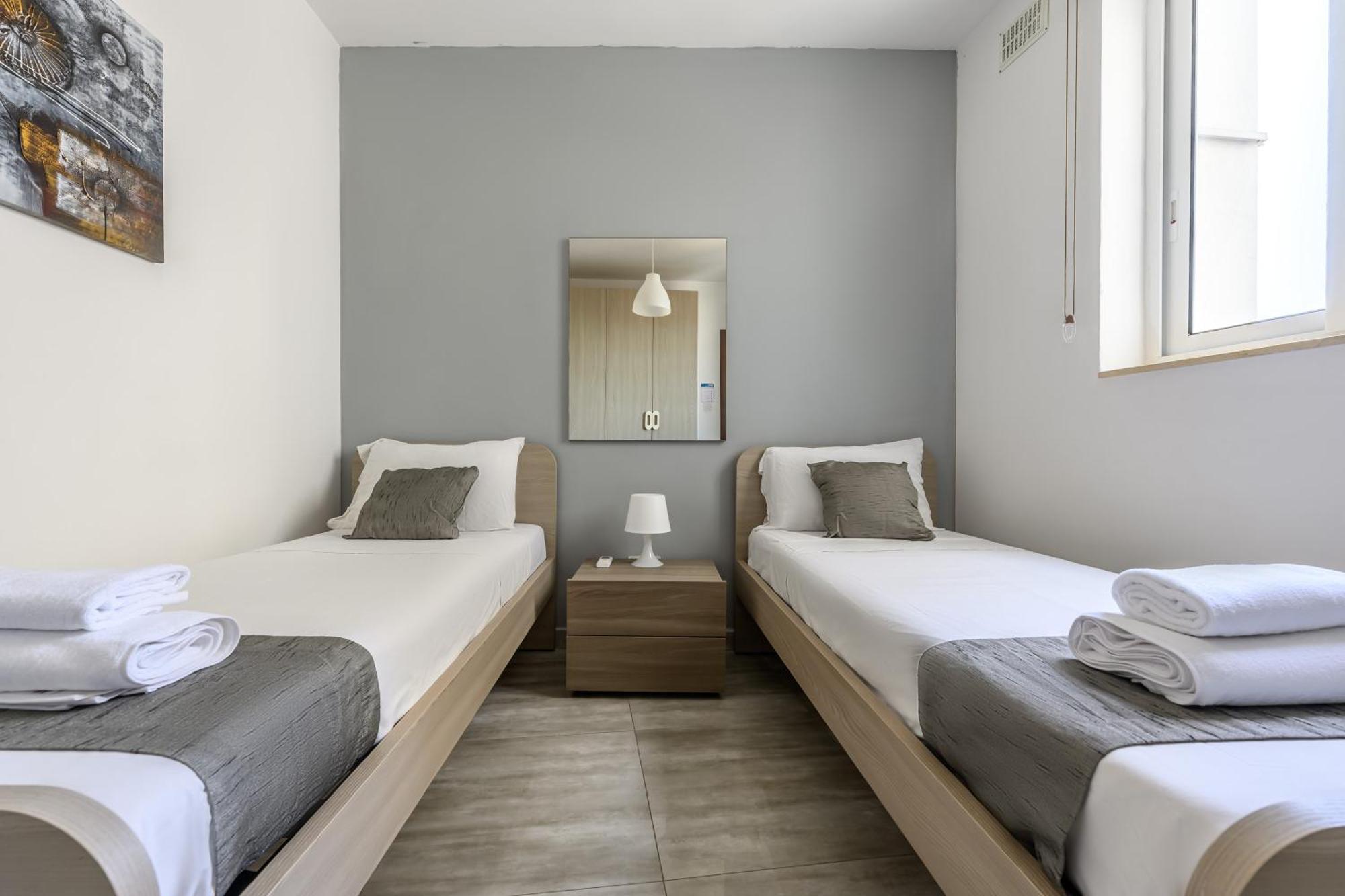 F11 Room 2, Private Room Two Single Beds Shared Bathroom In Shared Flat Msida Ngoại thất bức ảnh
