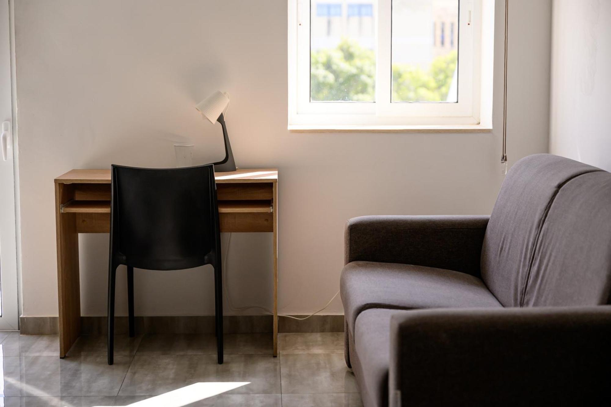 F11 Room 2, Private Room Two Single Beds Shared Bathroom In Shared Flat Msida Ngoại thất bức ảnh